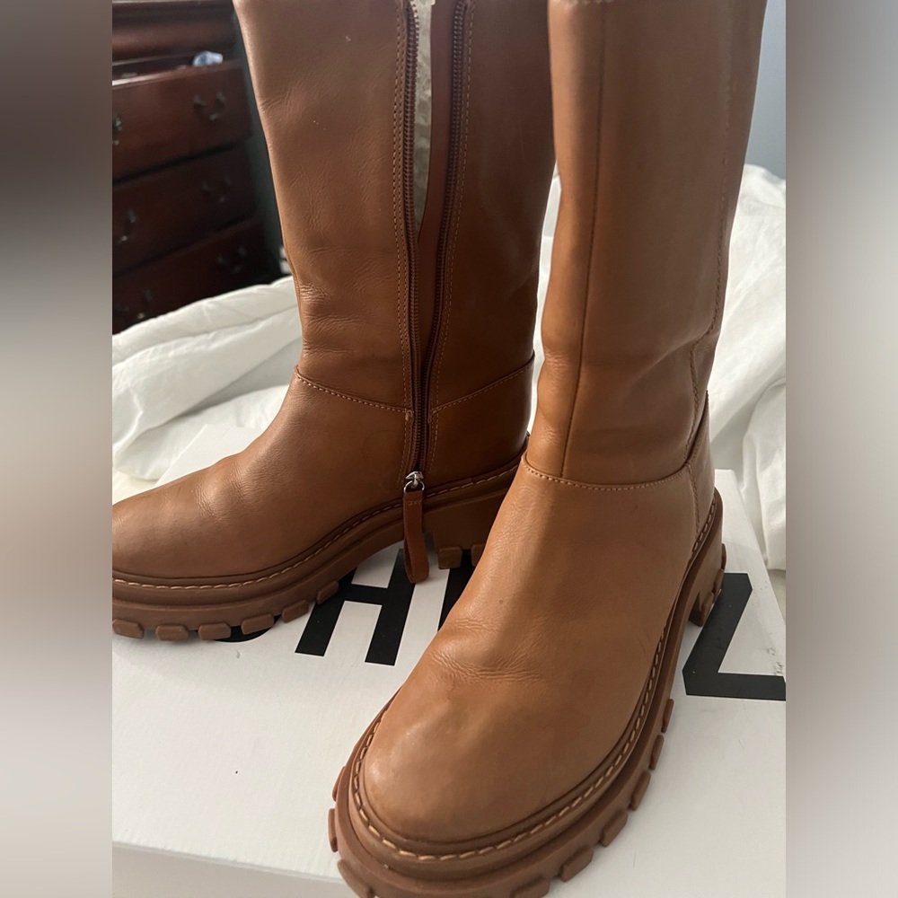 Schutz boots size 7.5